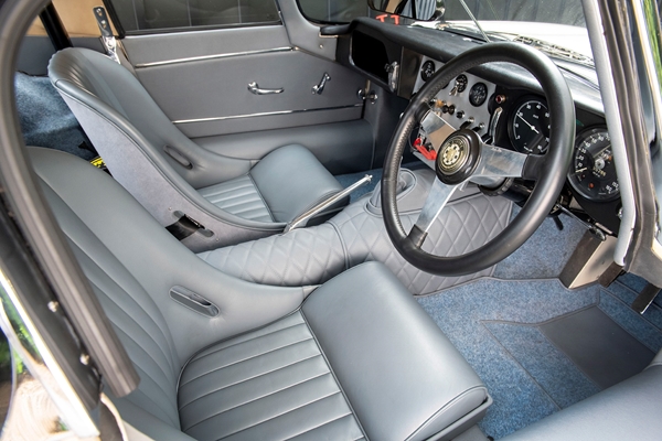 Jaguar E Type 041.jpg
