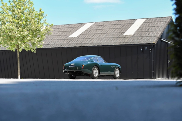 Aston Martin DB4 Zagato 040.jpg