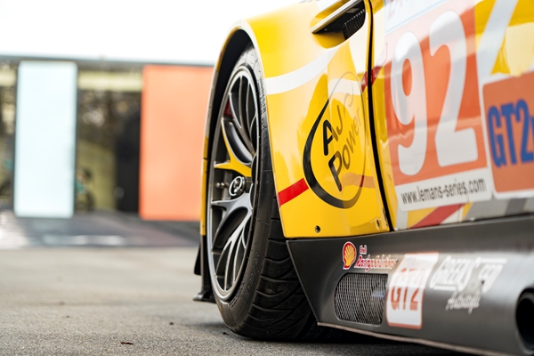 Vantage V8 GT2 Yellow -14.jpg