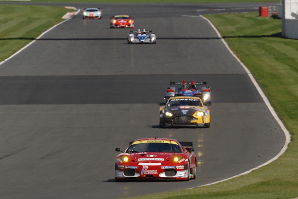 2010_LMS_Silverstone 1000km_Bell Chases Bruni_PEDRO.JPG